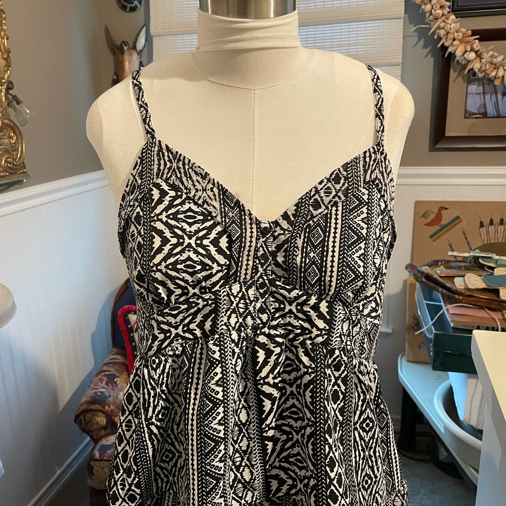 Women’s sleeveless shirt